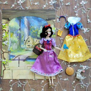 Disney Snow White Storybook Collector's Doll